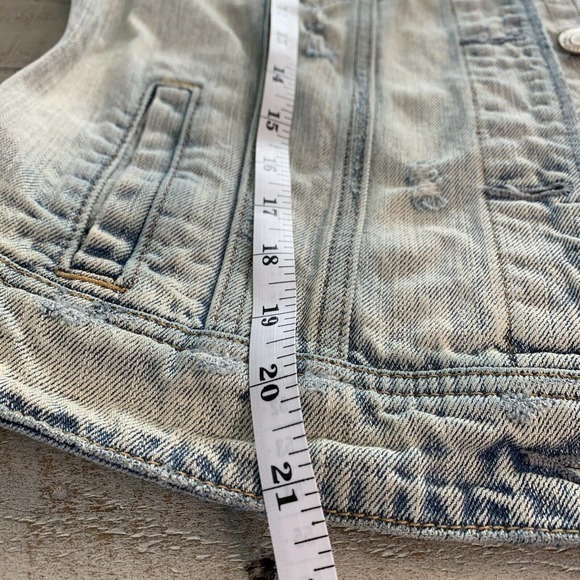 Women’s American Eagle Denim Jean Jacket Cropped Medium Distressed Light Wash - Picture 6 of 7